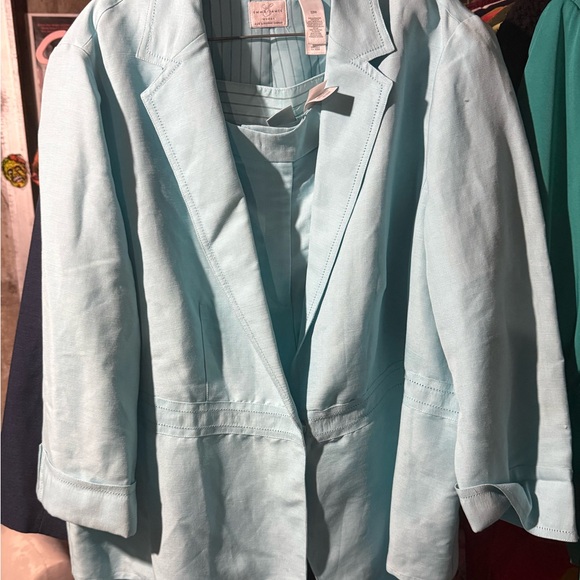 Emma James Light Aqua suit - Picture 2 of 10